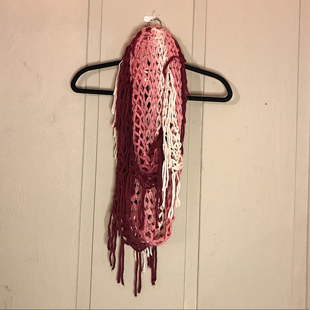 KNIT SCARF